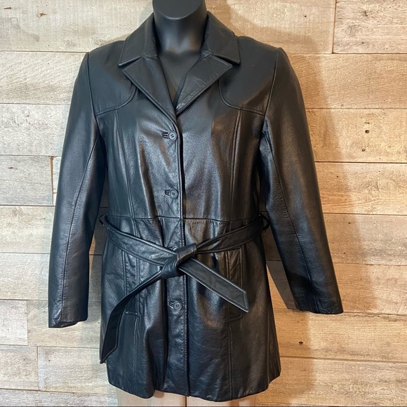 Danier Jackets & Blazers - Danier women’s black leather jacket in size small or 8-10